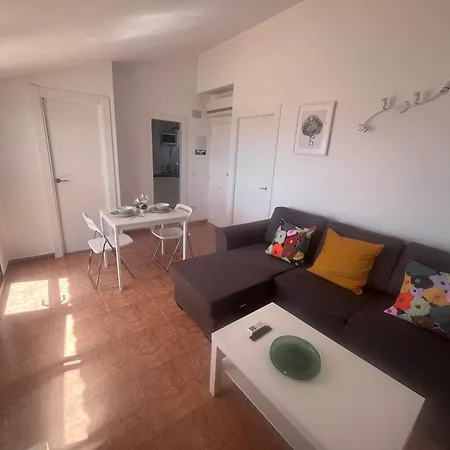 Lidia Planta 2, La Carihuela 1ª Linea Playa, Vistas Mar, Buhardilla 1 Dormitorio, 40 M2, 1-3 Huesped, Terraza, Wifi *