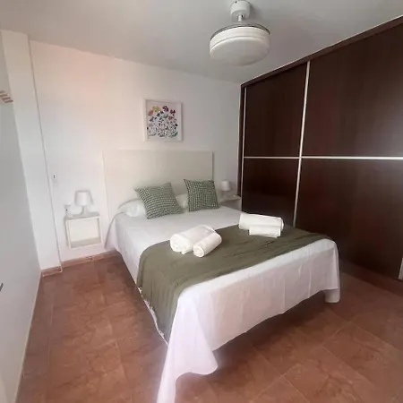 Apartamento Lidia Planta 2, La Carihuela 1ª Linea Playa, Vistas Mar, Buhardilla 1 Dormitorio, 40 M2, 1-3 Huesped, Terraza, Wifi *
