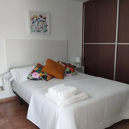 Apartamento Lidia Planta 2, La Carihuela 1ª Linea Playa, Vistas Mar, Buhardilla 1 Dormitorio, 40 M2, 1-3 Huesped, Terraza, Wifi