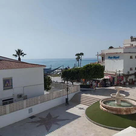 Apartamento Lidia Planta 2, La Carihuela 1ª Linea Playa, Vistas Mar, Buhardilla 1 Dormitorio, 40 M2, 1-3 Huesped, Terraza, Wifi Torremolinos