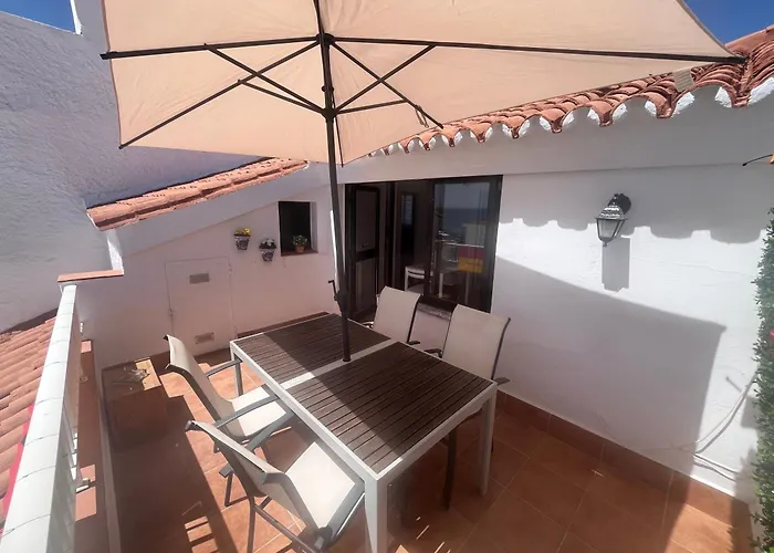 Apartamento Lidia Planta 2, La Carihuela 1ª Linea Playa, Vistas Mar, Buhardilla 1 Dormitorio, 40 M2, 1-3 Huesped, Terraza, Wifi *