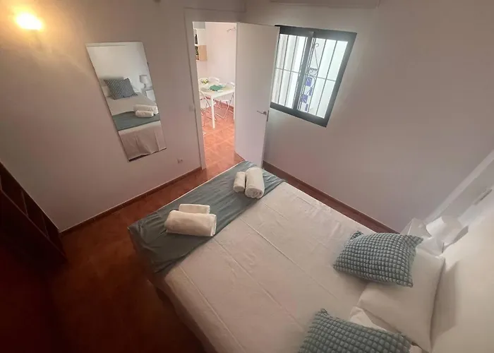 Apartamento Lidia Planta 2, La Carihuela 1ª Linea Playa, Vistas Mar, Buhardilla 1 Dormitorio, 40 M2, 1-3 Huesped, Terraza, Wifi