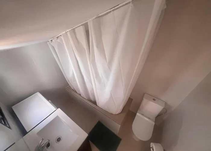 Apartment Lidia Planta 2, La Carihuela 1ª Linea Playa, Vistas Mar, Buhardilla 1 Dormitorio, 40 M2, 1-3 Huesped, Terraza, Wifi Torremolinos