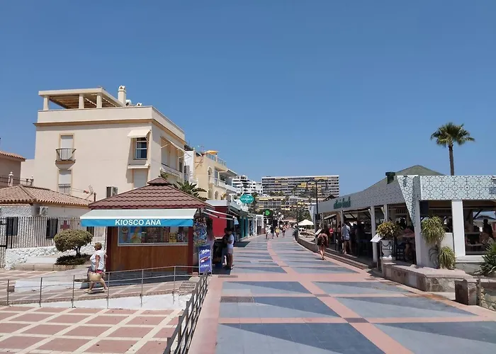 Apartamento Lidia Planta 2, La Carihuela 1ª Linea Playa, Vistas Mar, Buhardilla 1 Dormitorio, 40 M2, 1-3 Huesped, Terraza, Wifi Torremolinos