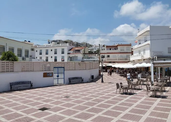 Lidia Planta 2, La Carihuela 1ª Linea Playa, Vistas Mar, Buhardilla 1 Dormitorio, 40 M2, 1-3 Huesped, Terraza, Wifi Torremolinos